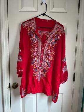 Johnny Was Bethanie Red Silk Embroidered Tunic Blouse